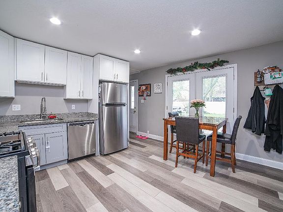 5th image of 755 Heather Dr