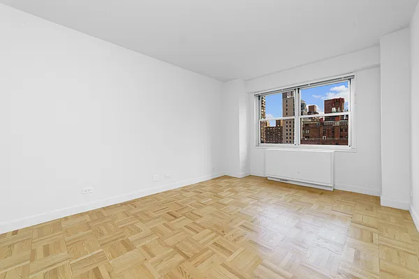 Rented by MNS | media 10