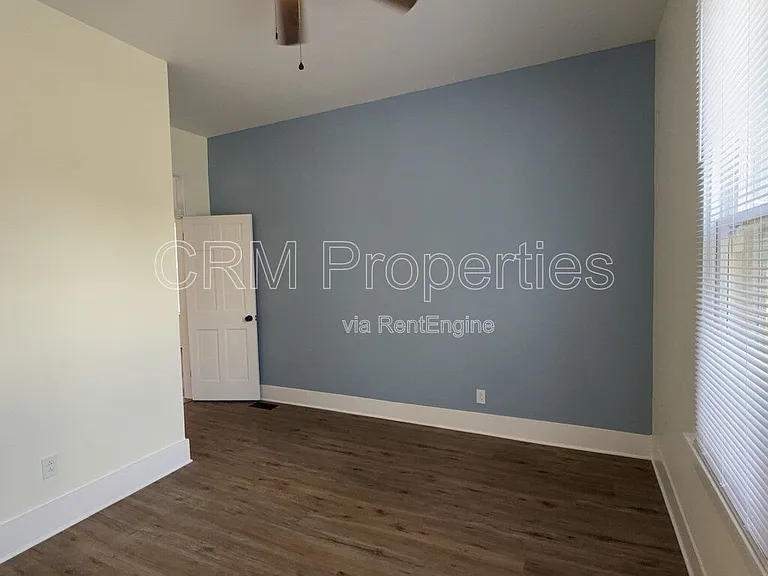1339 Division St — Photo 14