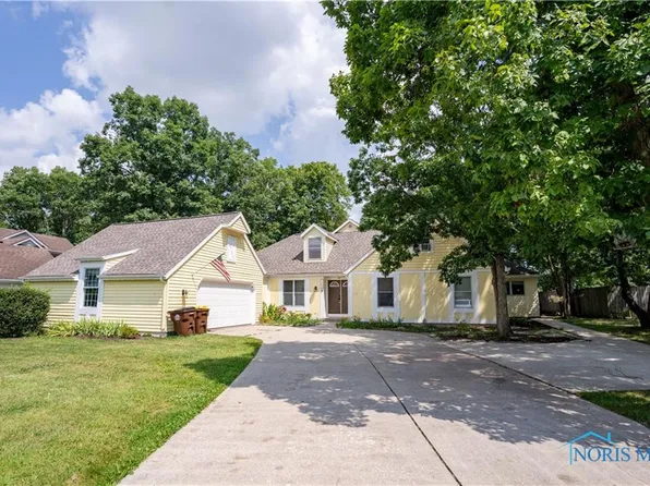 1102 Anthony Wayne Blvd, Defiance, OH 43512