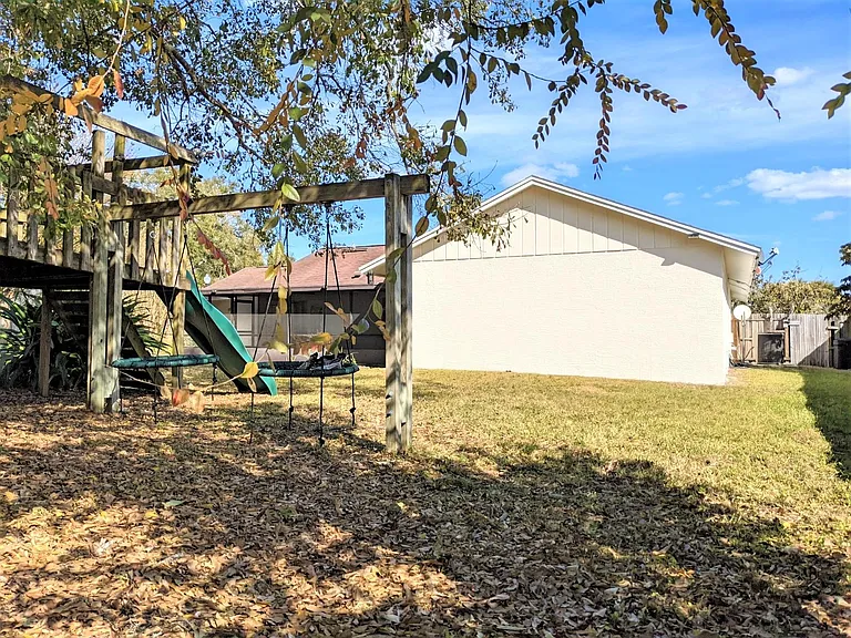 9515 Woodbreeze Blvd — Photo 32