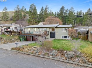 106 Walnut St, La Grande, OR 97850