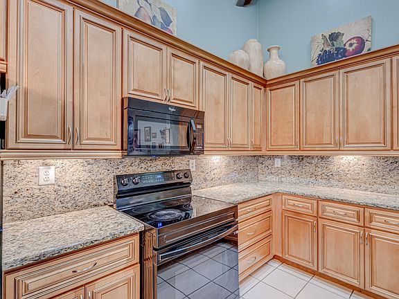 3rd image of 1060 Summit Place Circle #D