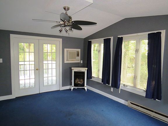 4th image of 104 Farmington Ct