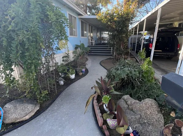 2706 W Ashlan Ave Space 158, Fresno, CA 93705