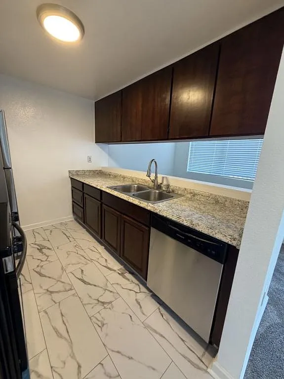 135 S Ash St — Photo 4