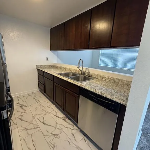 135 S Ash St — Photo 4