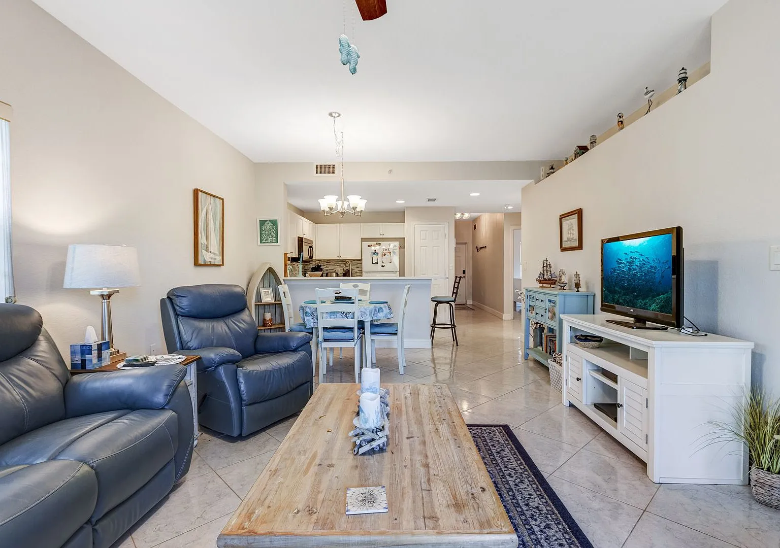 ** Botanical Place ** 3 Bed / 2 Bath - Condo - Turnkey Furnished - Seasonal Or Short Term — Photo 3