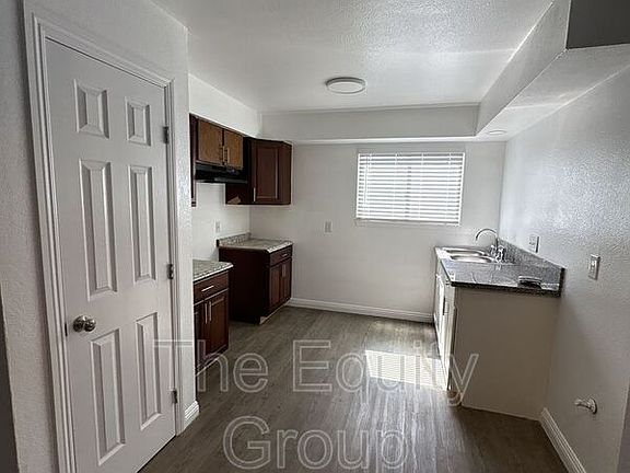4th image of 388 Crestwood Ave APT C