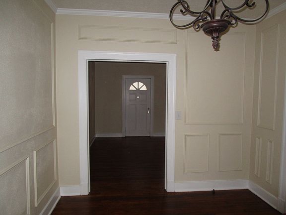3rd image of 3062 Oxford Ave