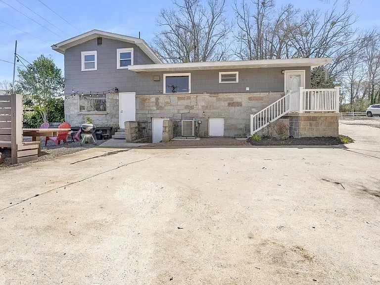 237 Old Grove Rd — Photo 32