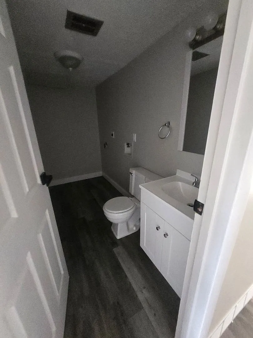 3219 Town and Country Apartments — Photo 3