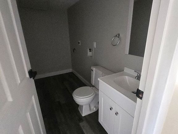 3rd image of 3236 N Talbot Ave