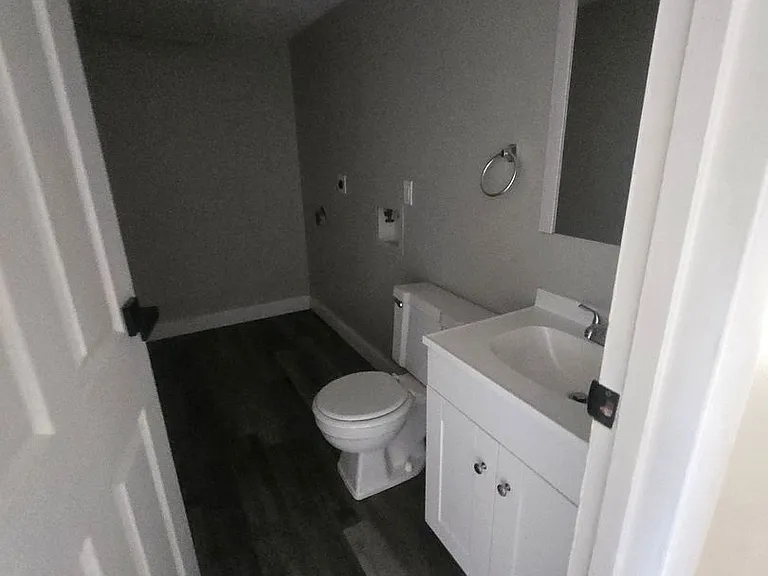 3236 N Talbot Ave — Photo 3