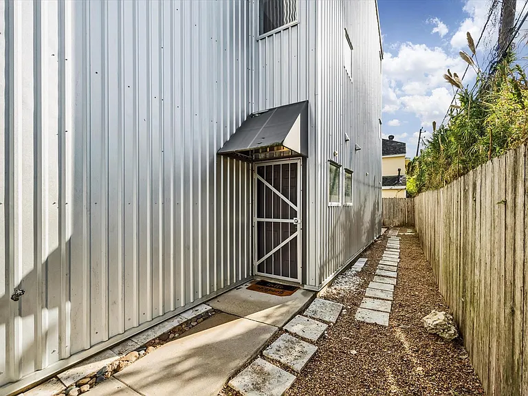 2508 Calumet St #E — Photo 27