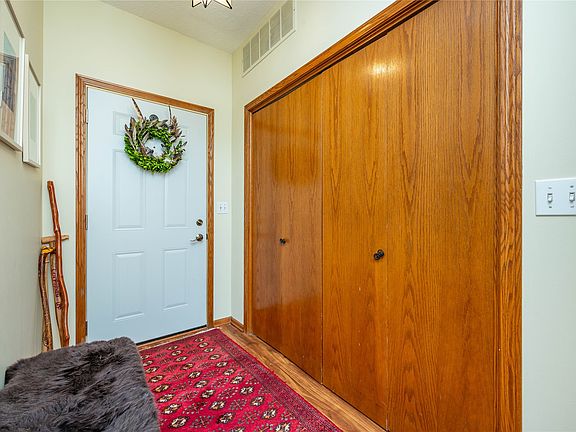 2nd image of 2409 Patricia Dr