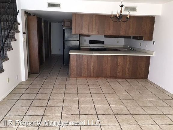 2nd image of 1017 Plaza Del Sol