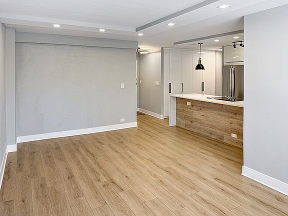 3rd image of 1355 N Sandburg Ter APT 206D