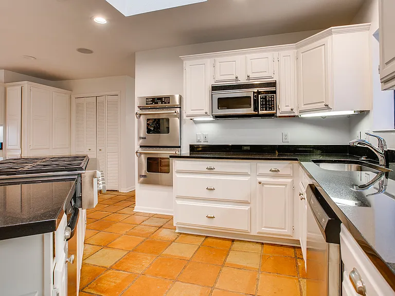 5815 Walnut Hill Ln — Photo 25