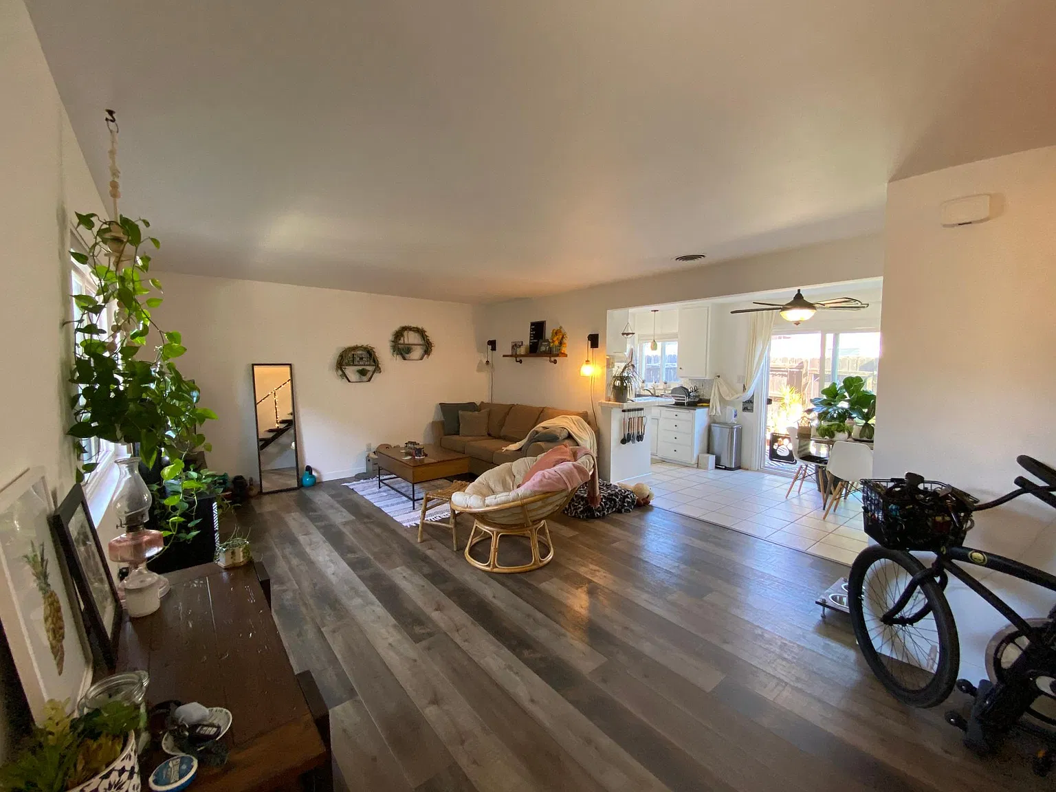 2 bed, 1.5 bath, 1100 sqft, $3,400 — Photo 1