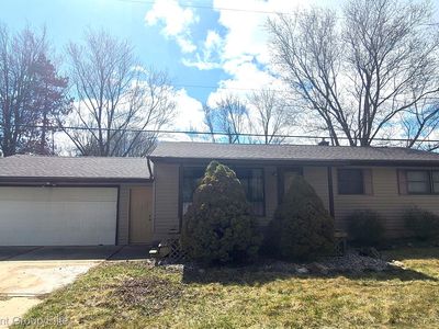 9416 Hogan Rd, Fenton, MI, 48430