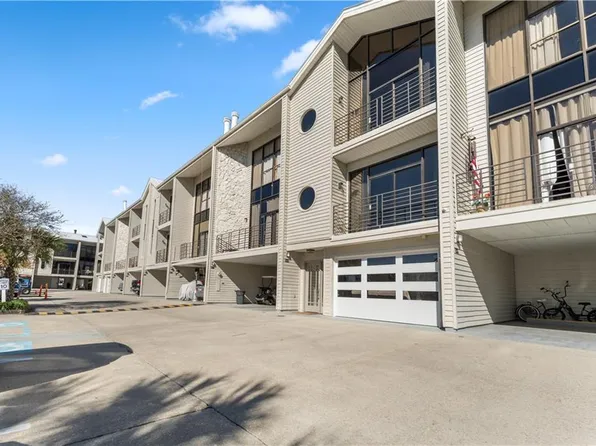 127 Highway 22 E APT S8, Madisonville, LA 70447