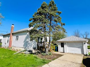 312 S 1st St, Cherry, IL 61317
