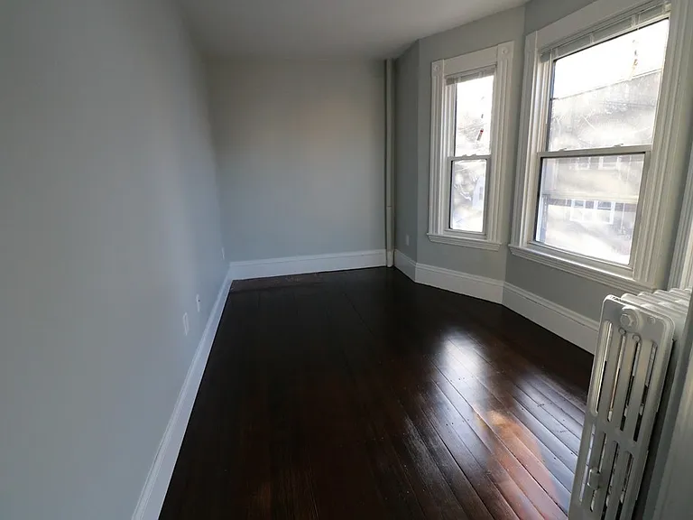 298 Windsor St #2 — Photo 4