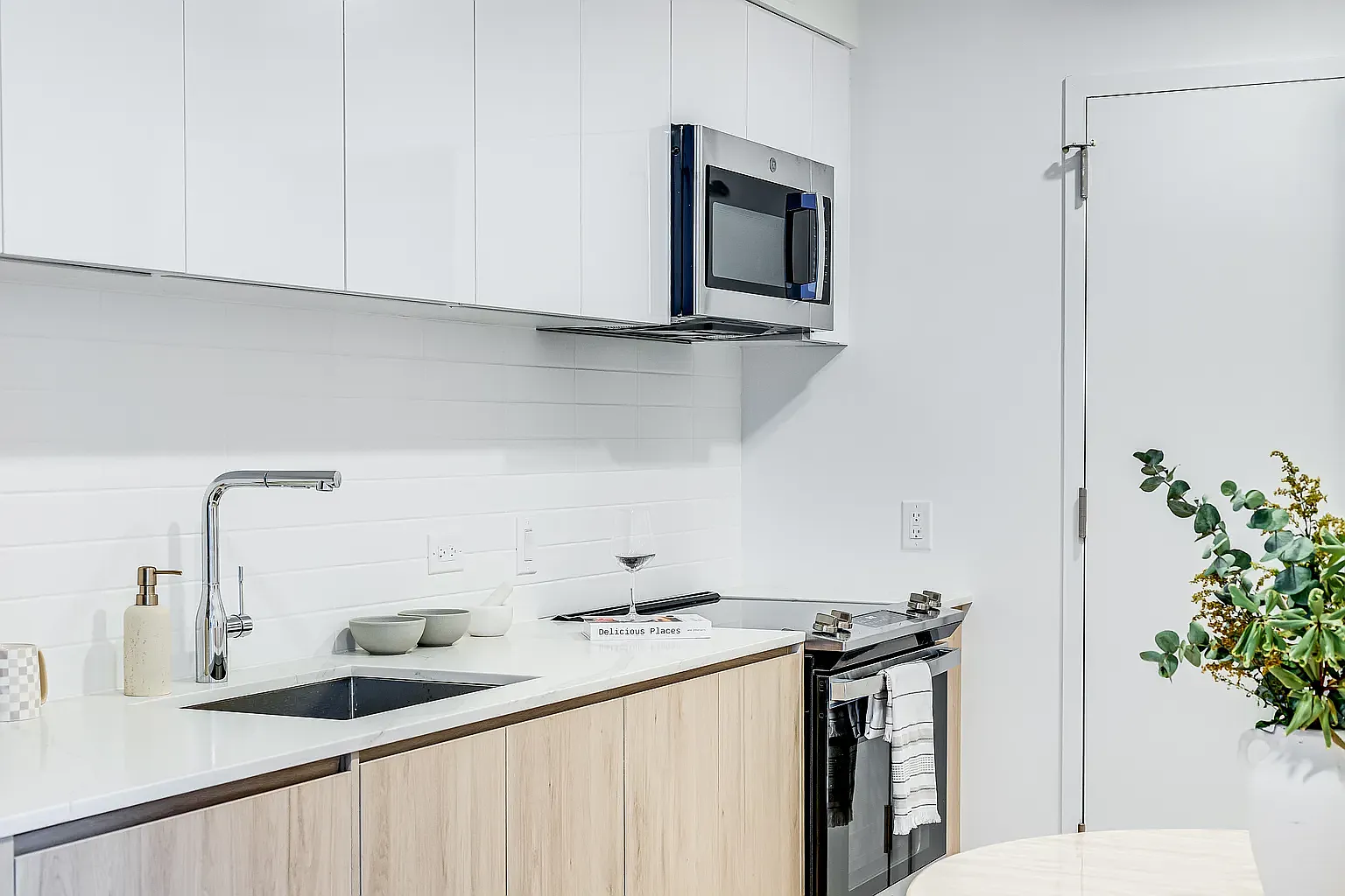 2840 Atlantic Avenue — Photo 3
