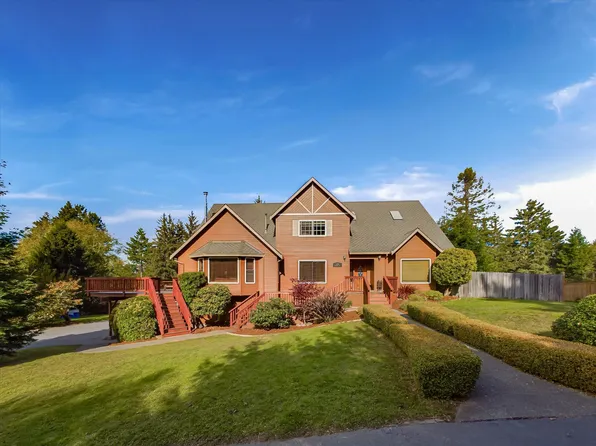 1210 McCartney Ln, McKinleyville, CA 95519