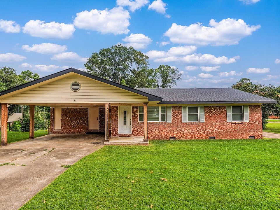 1st image of 320 Indianhead Dr