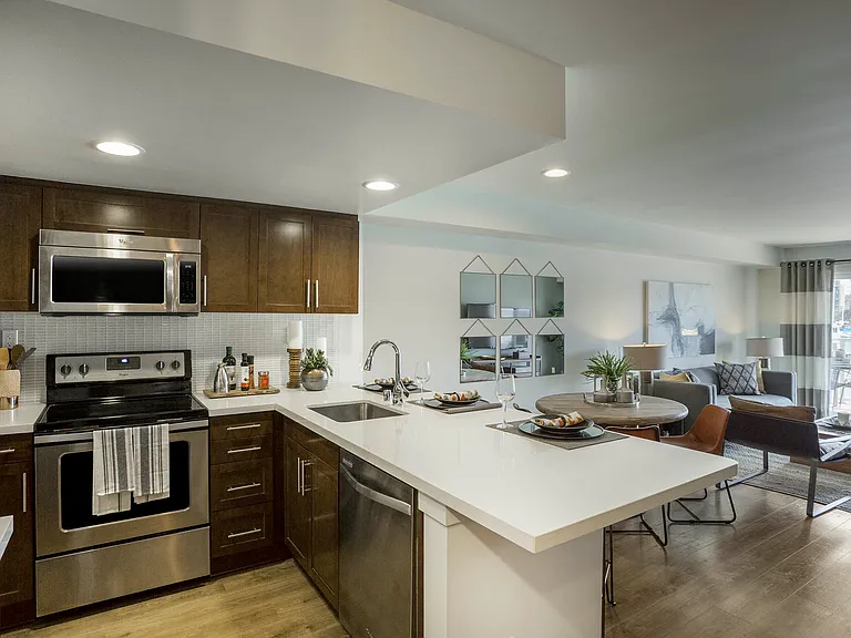 Wayfarer Apartments + Marina — Photo 12