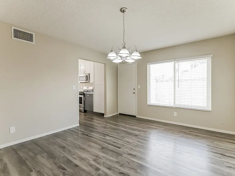 4434 Honeycomb Dr — Photo 2