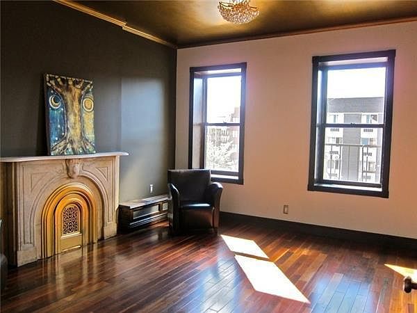 1st image of 716 10th Ave