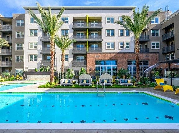 5th image of 3630 Westminster Ave #4215069