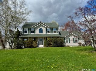 17 Autumn Ridge Road, Oxford, CT 06478