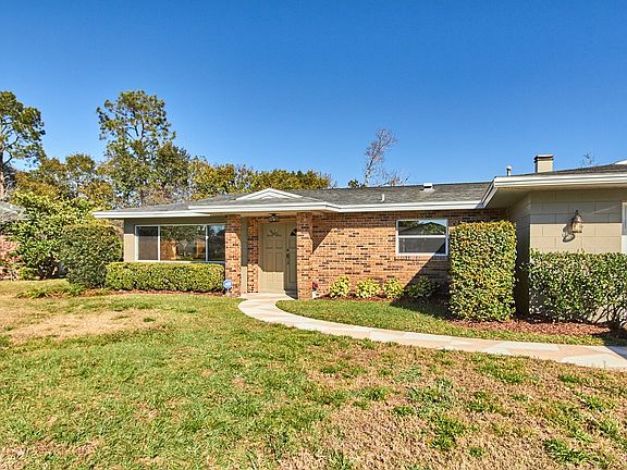 3rd image of 8616 Baylor Cir