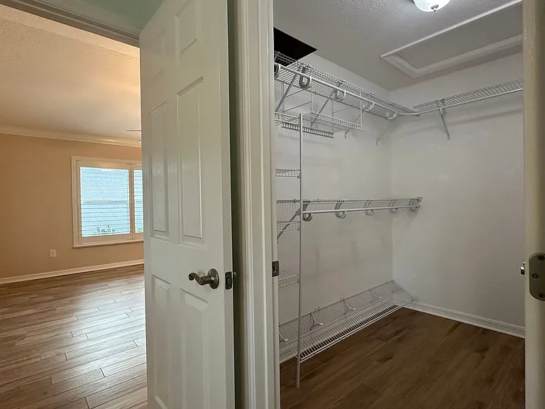 724 Yager Ln — Photo 30