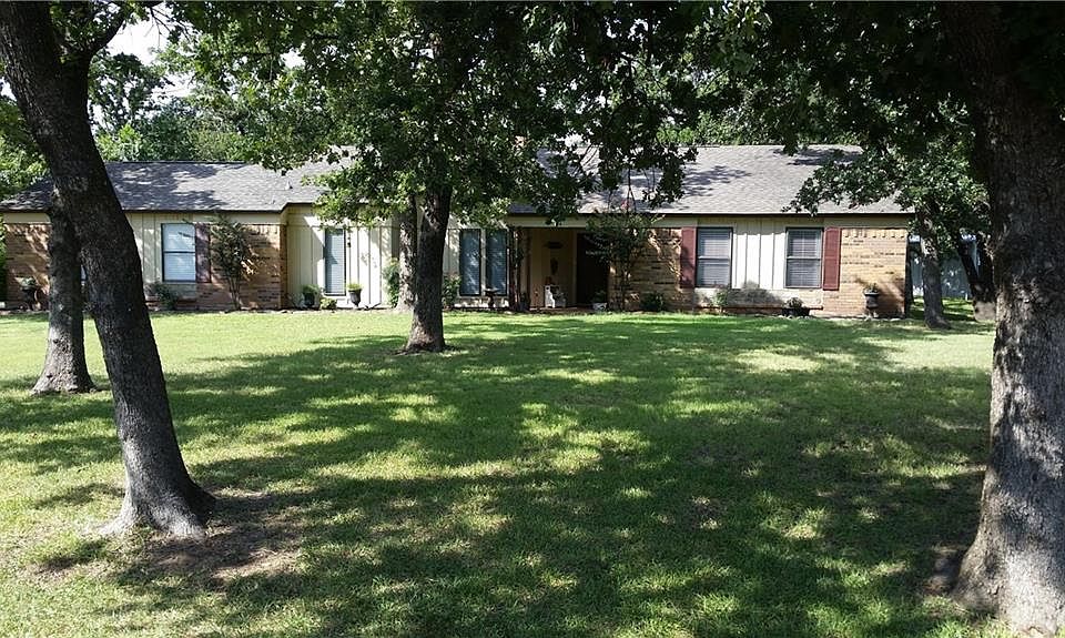 1st image of 3111 Woodland Dr