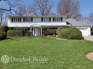 46 Hemlock Rd, Manhasset, NY 11030
