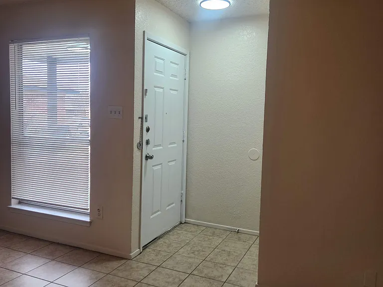 3712 Hulen Park Cir — Photo 8
