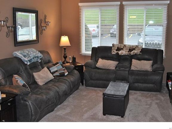 2nd image of 408 Country Club Ln