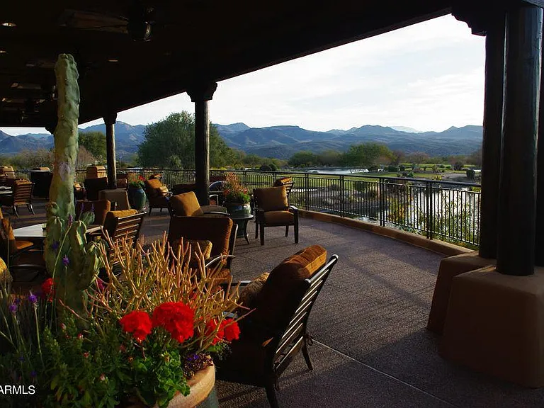 MESQUITE GRILL OVERLOOKING THE LAKE