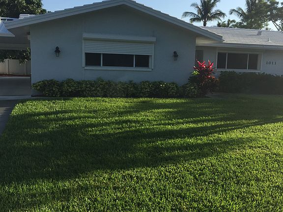 3rd image of 1011 Edgemere Dr