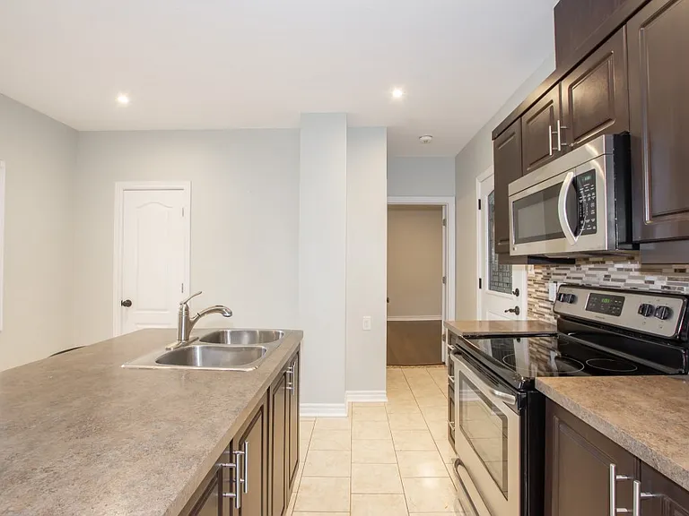 67 George St — Photo 3