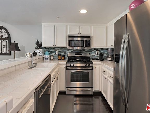 5th image of 4750 Templeton St APT 1323