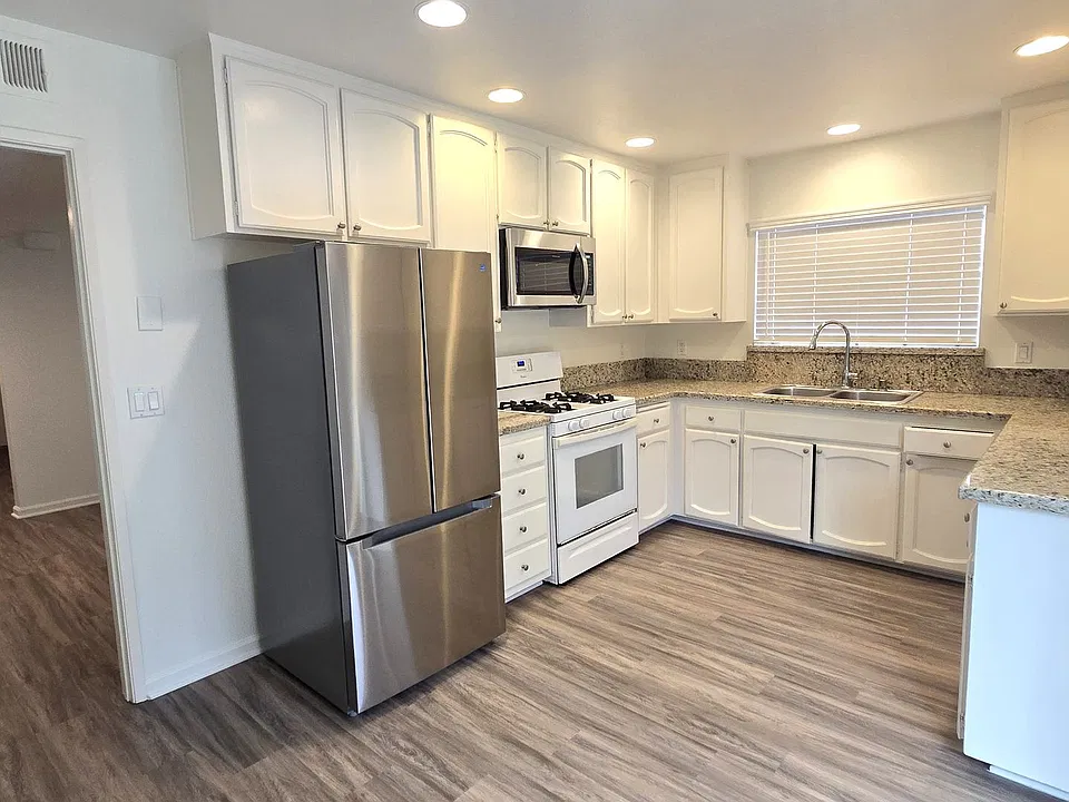6718-6720 Luciernaga Pl #6718