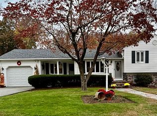 36 Linwood Dr, Johnston, RI 02919