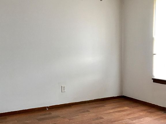5th image of 10465 Brighton Rd