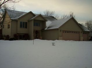 2360 Canary Dr, New Richmond, WI 54017